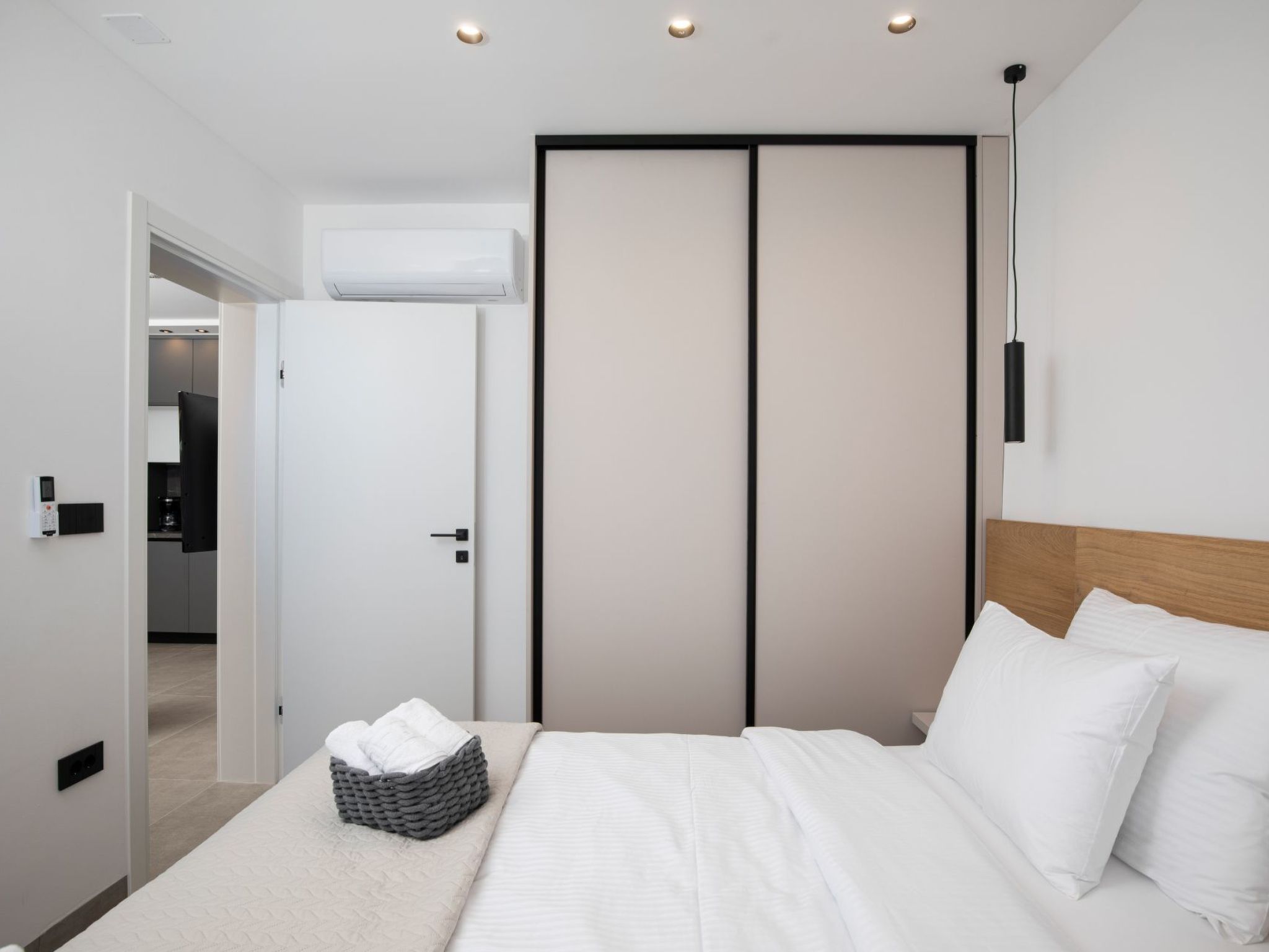 Photo of "Amore Bijeca - B6"