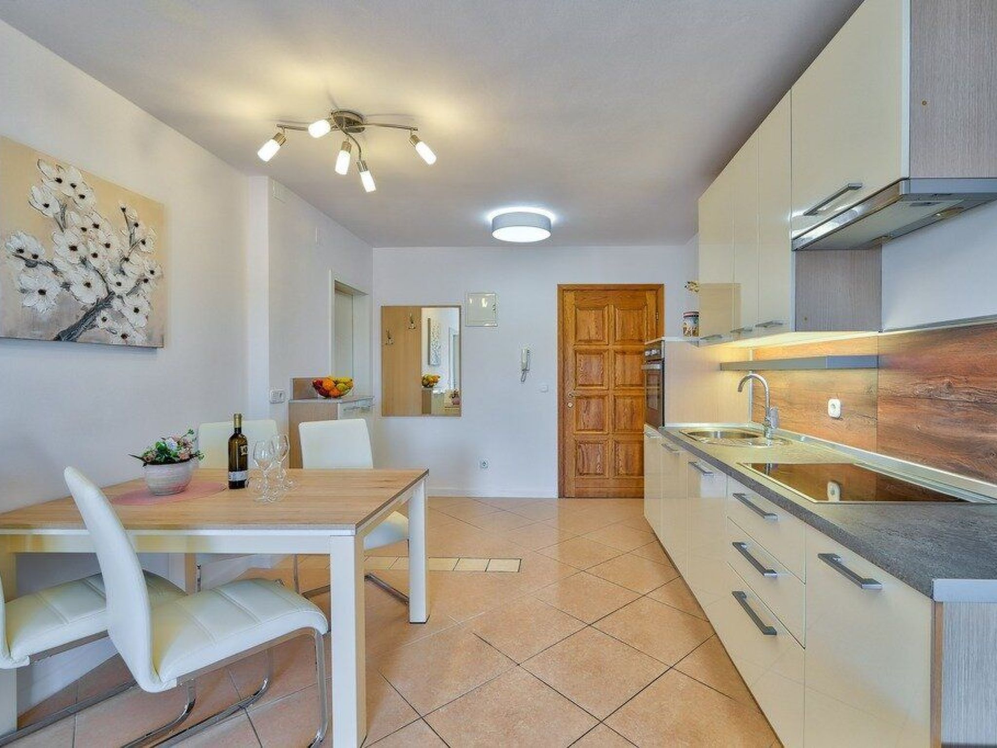 Modernes und komfortables Wohnen in der Wohnung-Dedans