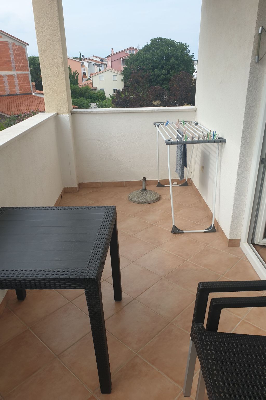 In Medulin mit Privatparkplatz-Dehors