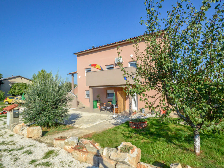 Op 1,0 km van zee: Ruim appartement voor 5 personen in Ližnjan in Medulin/Ližnjan