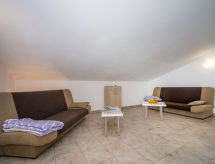 Sfeervol appartement met tuin en bbq, dichtbij zee en strand in Ližnjan - thumbnail 3