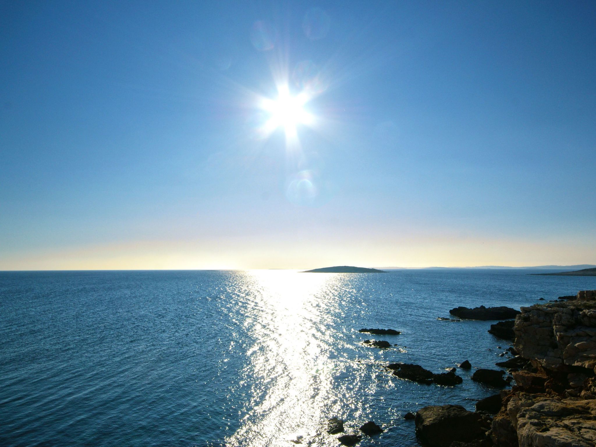 Mit Blick auf das Wasser-Outside