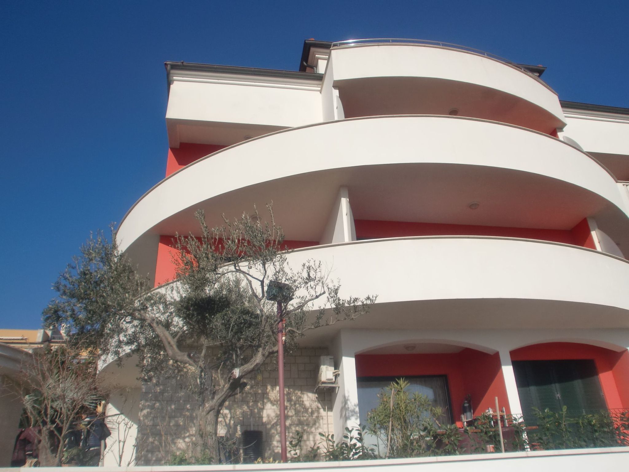 Mit Blick auf das Wasser-Outside