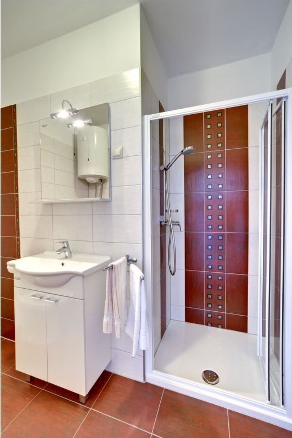 Mit Blick auf das Wasser-Drinnen