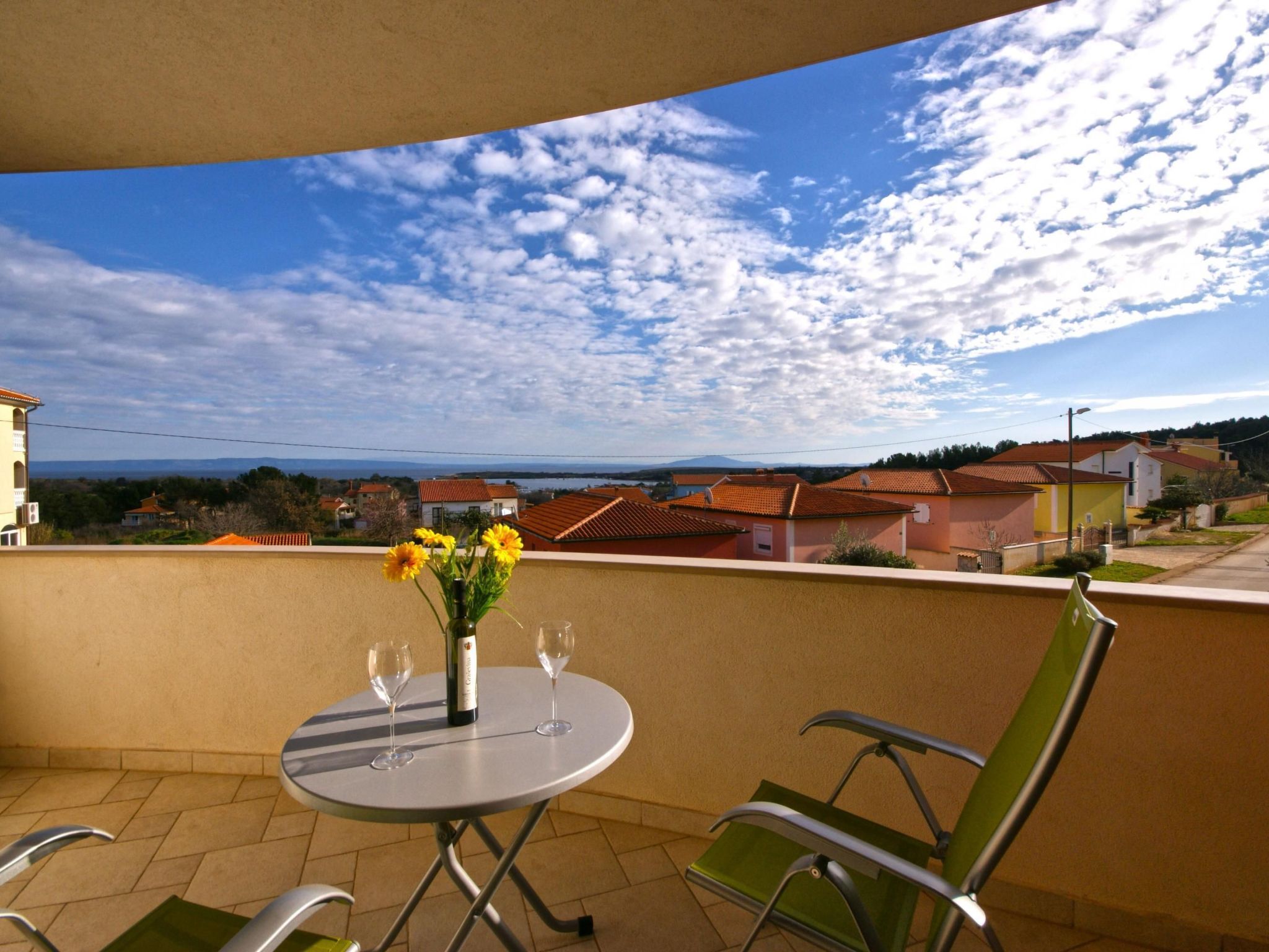Photo of Moderne Ferienwohnung mit Balkonen mit Meerblick