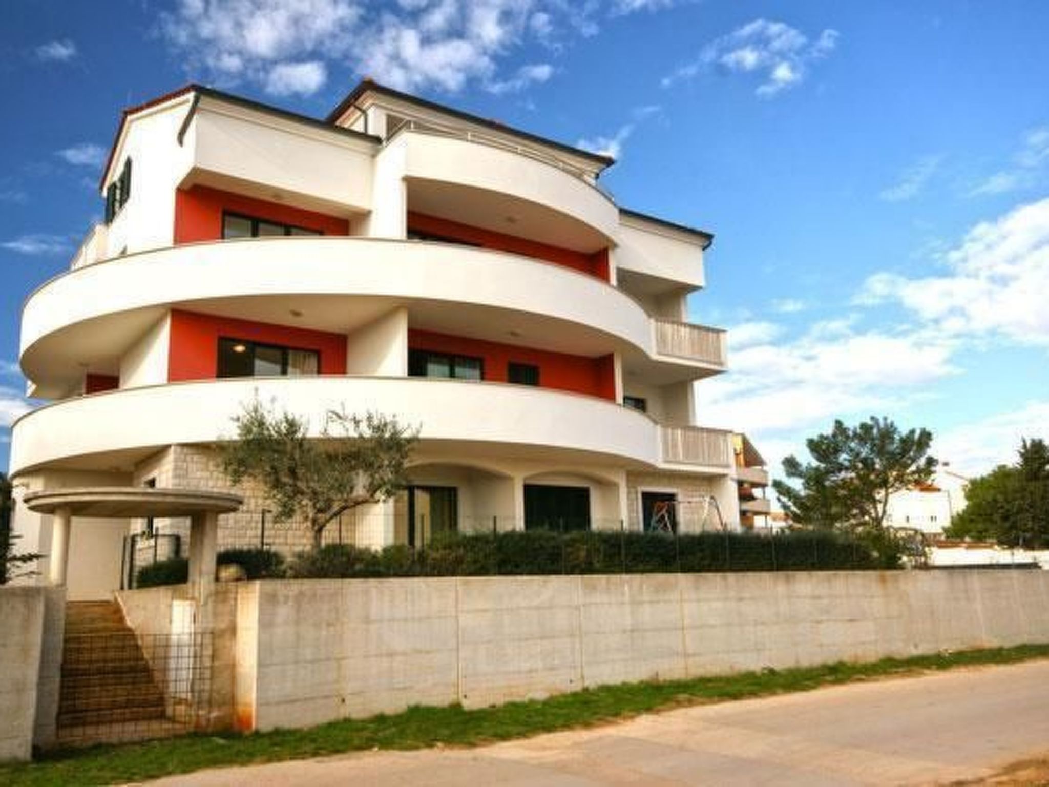 Photo of Moderne Ferienwohnung mit Balkonen mit Meerblick