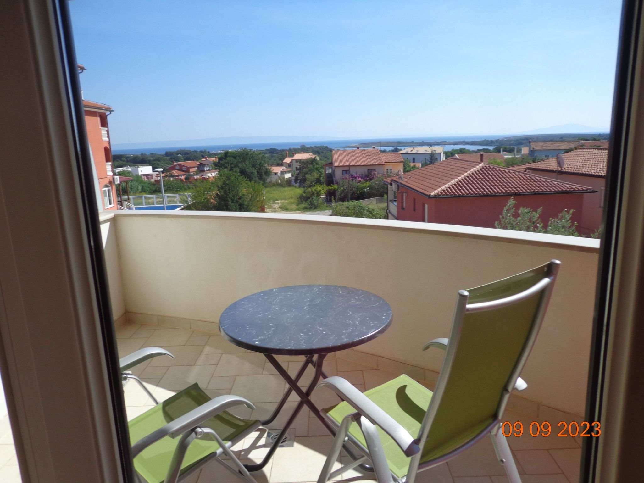 Wohnung mit Blick auf das Wasser-Image-tags.info