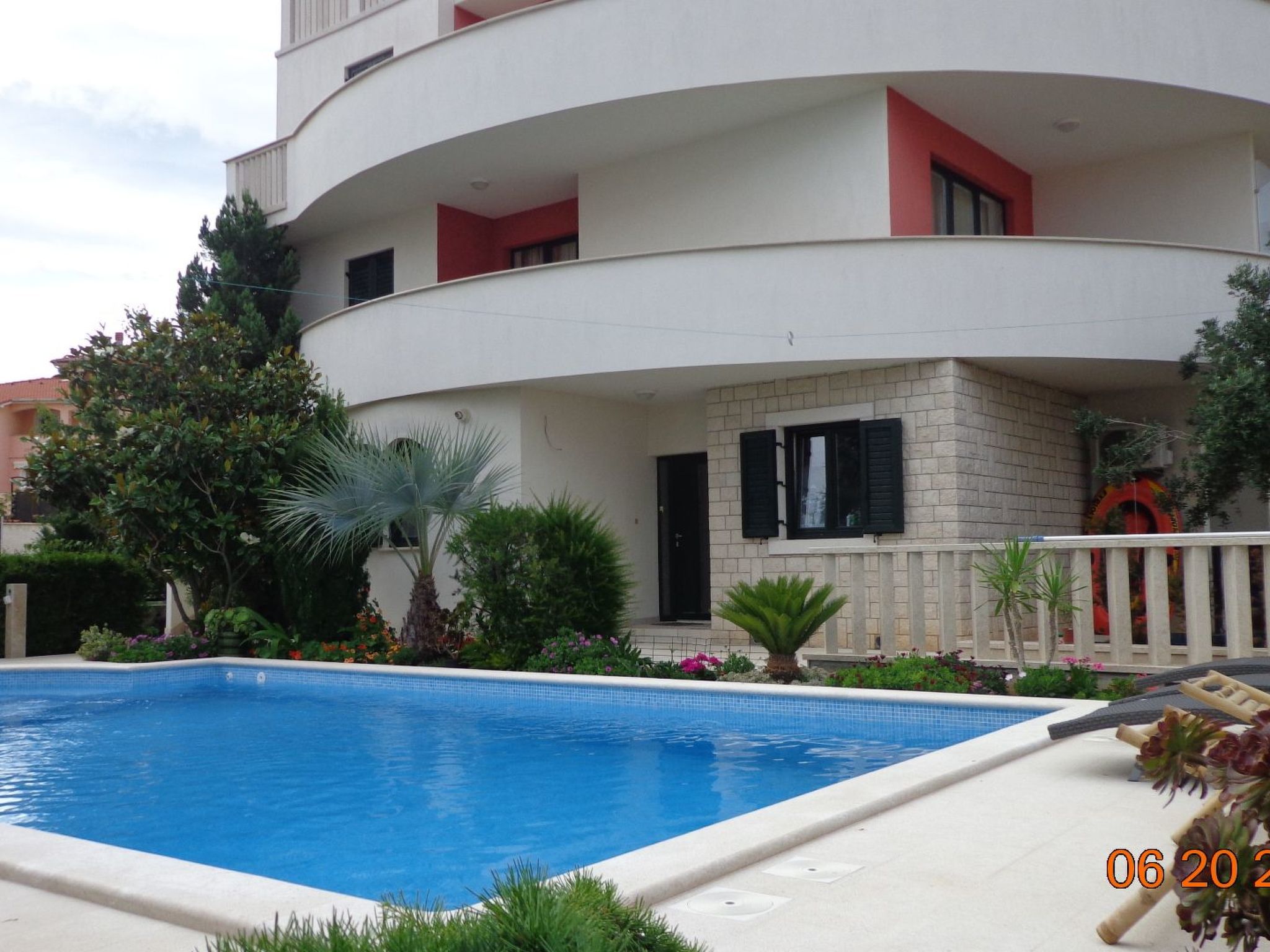 Wohnung mit Blick auf das Wasser-Image-tags.info