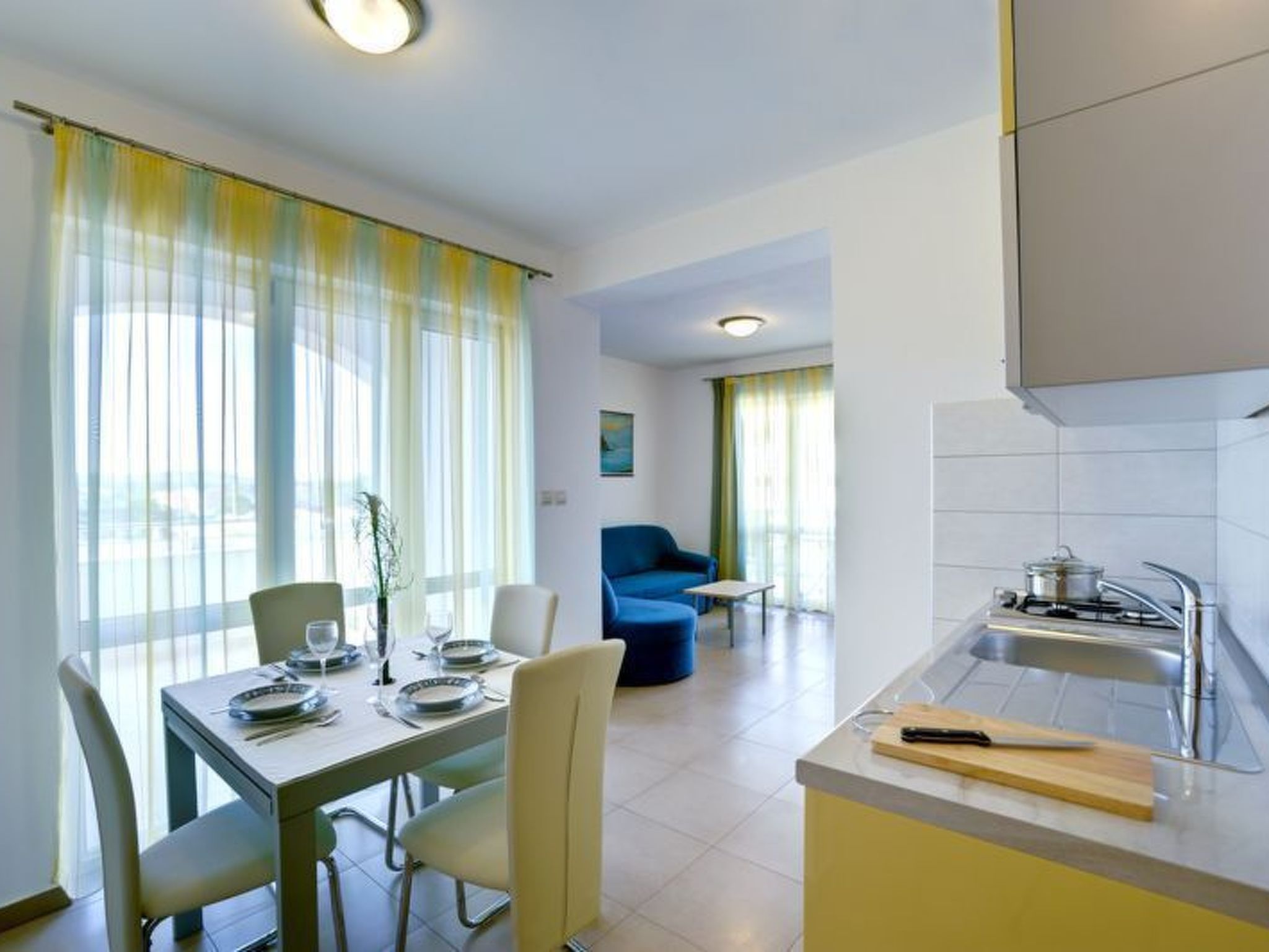 Mit Blick auf das Wasser