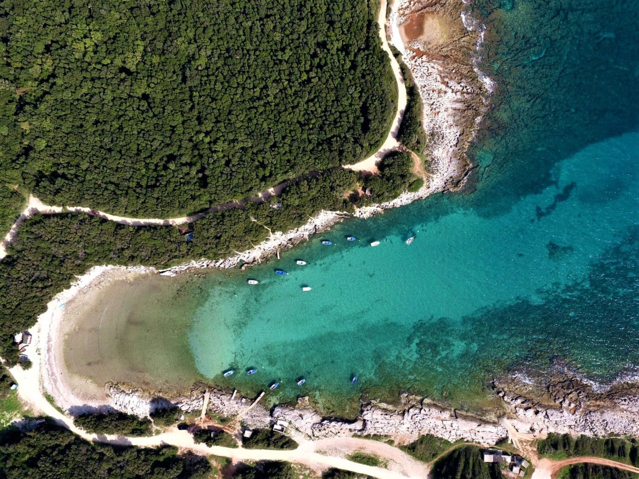 Photo of Wunderschöne Ferienwohnung in Ližnjan mit Garten, Grill und Terrasse