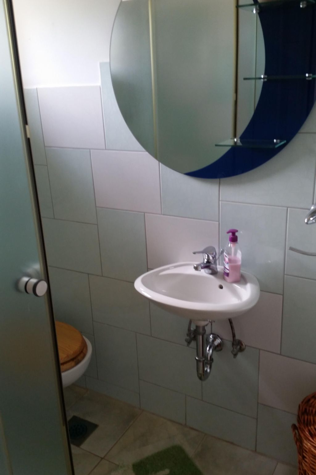 Photo of Steinhaus mit Pool im Natur