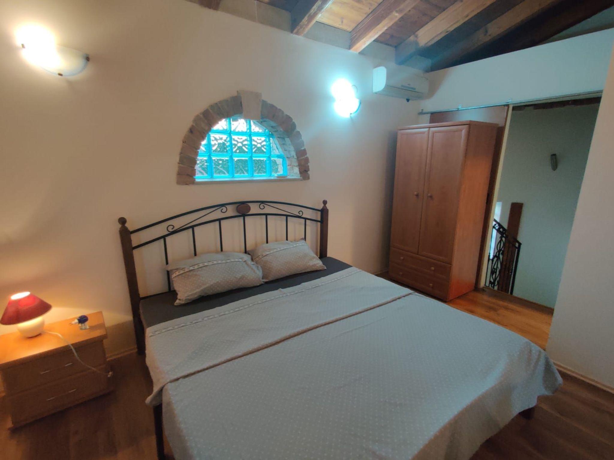 Photo of Steinhaus mit Pool im Natur