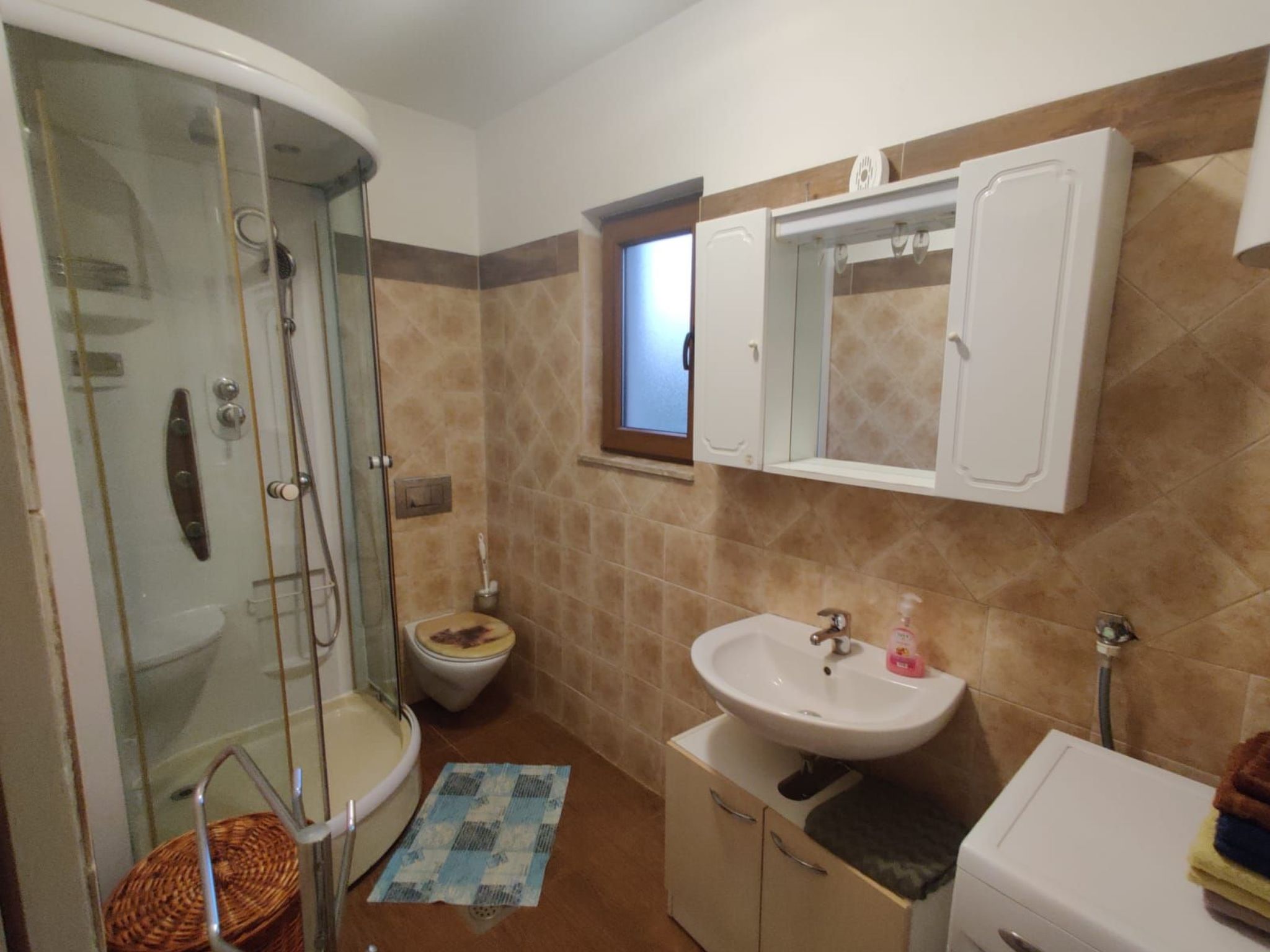 Photo of Steinhaus mit Pool im Natur