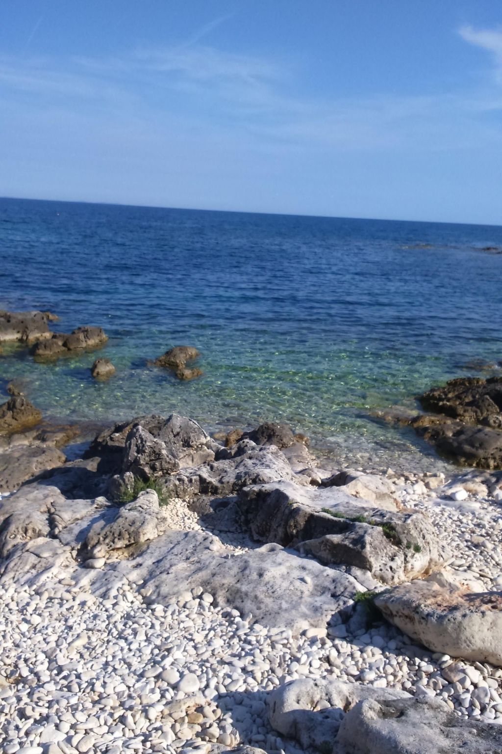 Photo of Steinhaus mit Pool im Natur