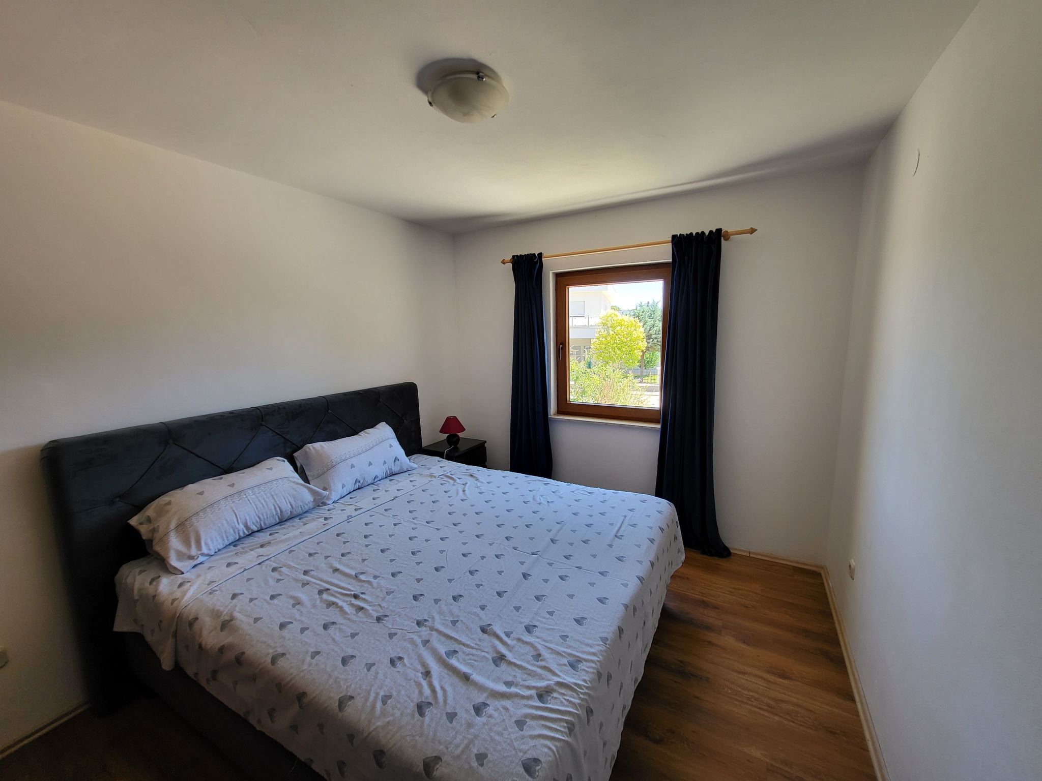 Photo of Steinhaus mit Pool im Natur