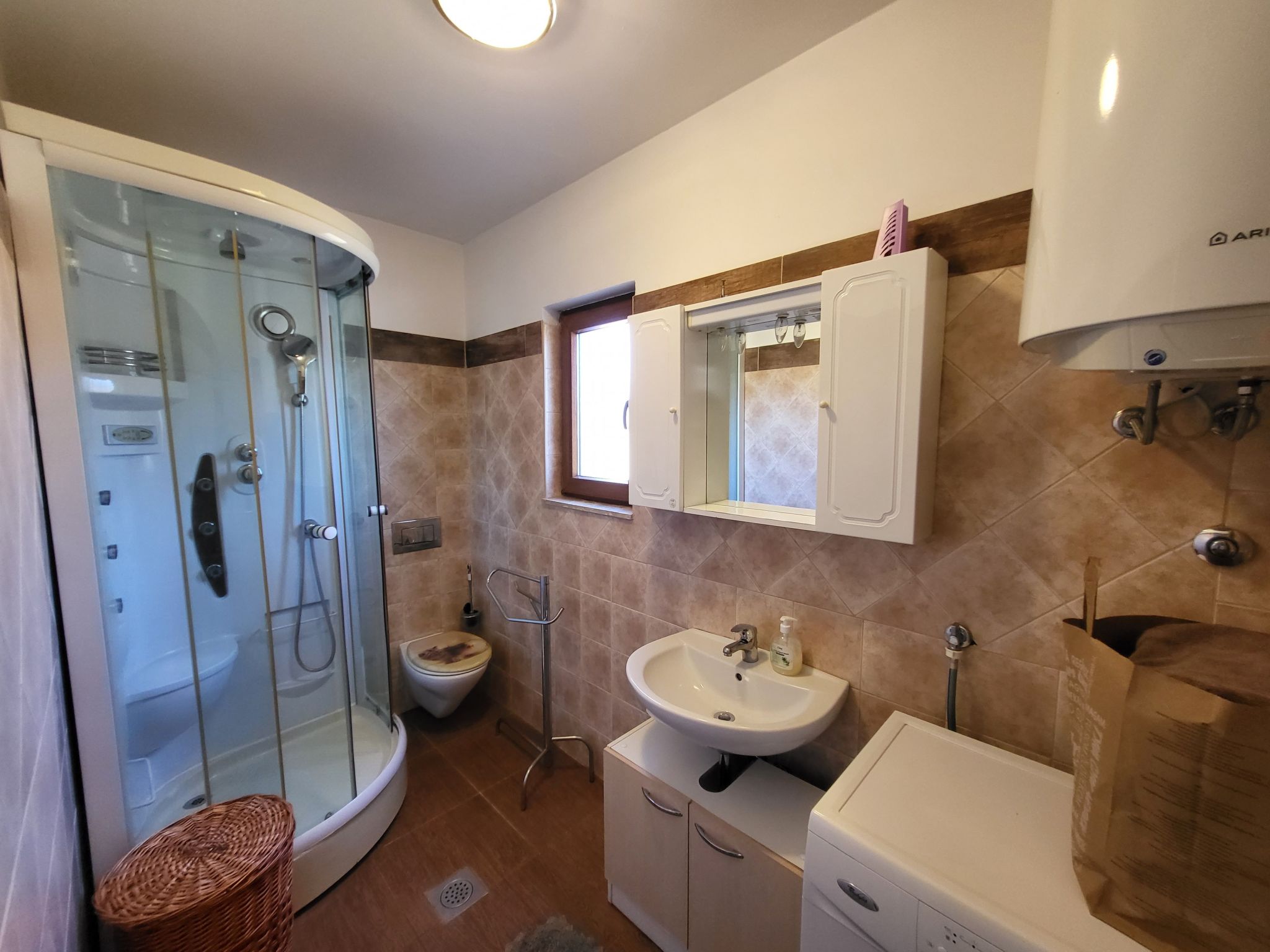 Photo of Steinhaus mit Pool im Natur