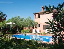 Villa Bastianich: Ruim vakantiehuis met privézwembad en grote tuin nabij zee - thumbnail 2