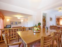 Villa Bastianich: Ruim vakantiehuis met privézwembad en grote tuin nabij zee - thumbnail 6