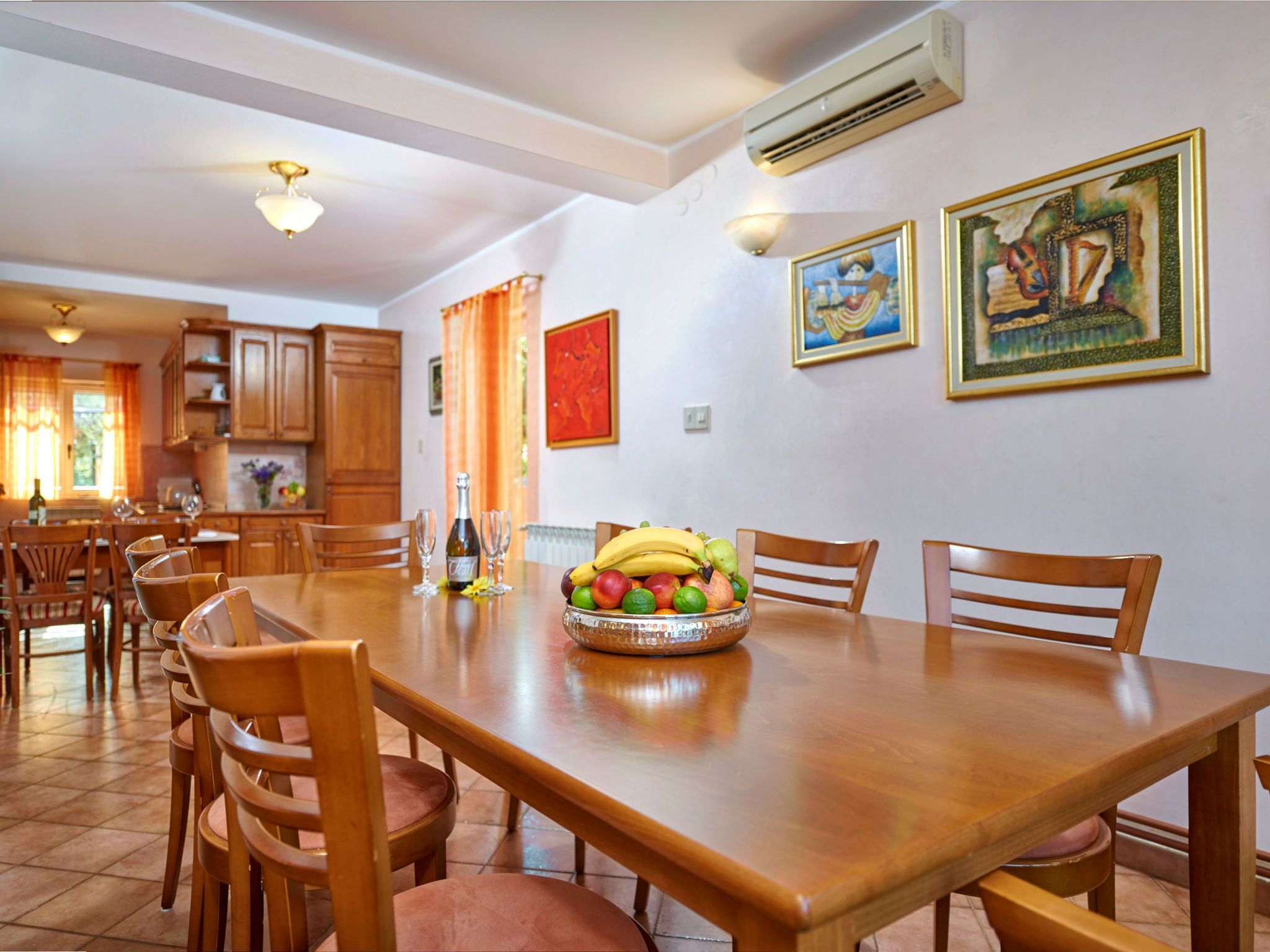 Villa Bastianich mit großem Garten und Pool-Binnen