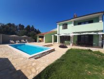 Villa Lokvanj: Ruim vakantiehuis met privézwembad bij Medulin - thumbnail 4