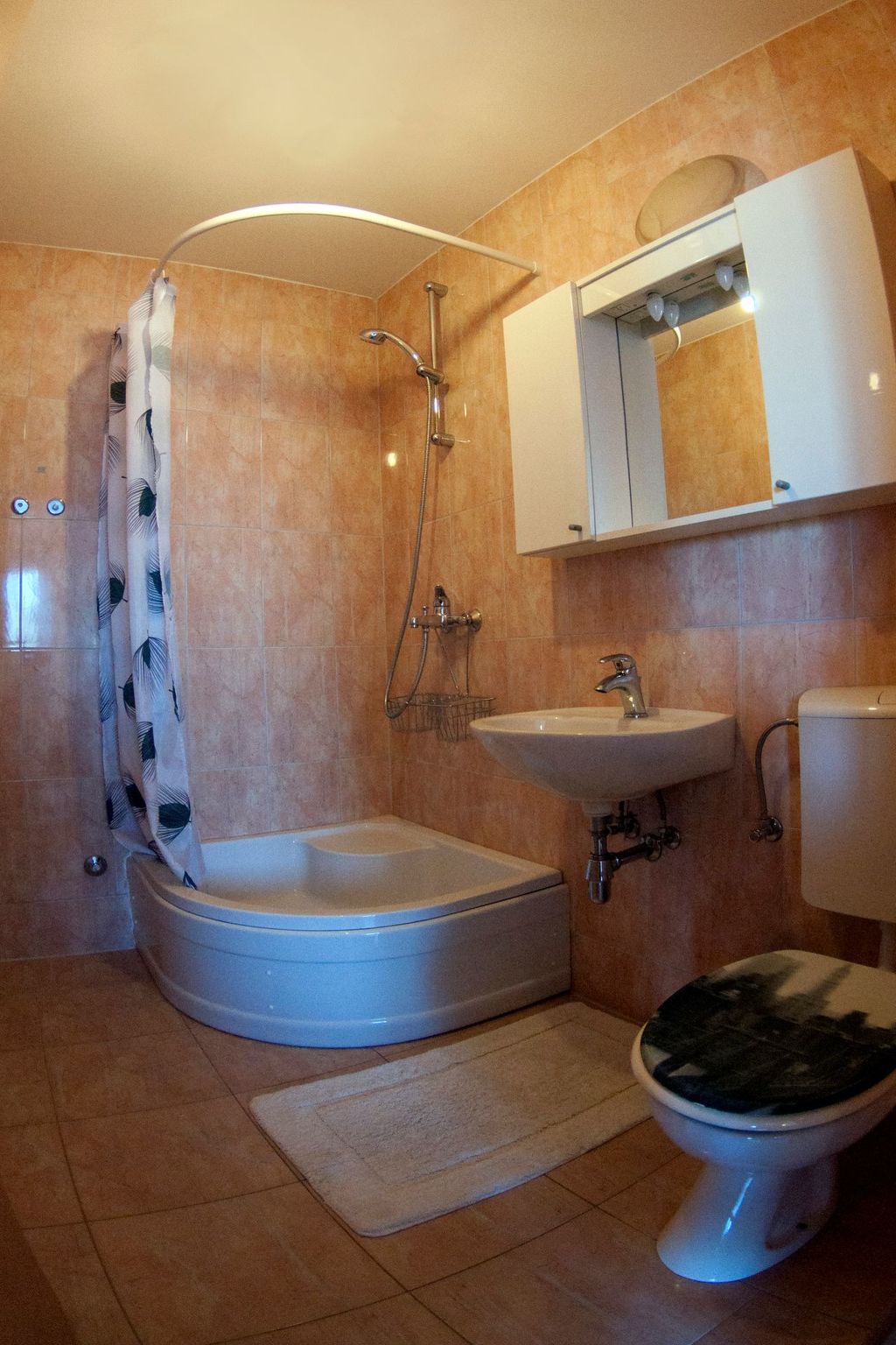 Erdgeschosswohnung für 7 Personen-Image-tags.info