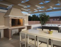 Villa Olivia: Luxe vrijstaande villa voor 11 personen nabij zee in Medulin - thumbnail 5