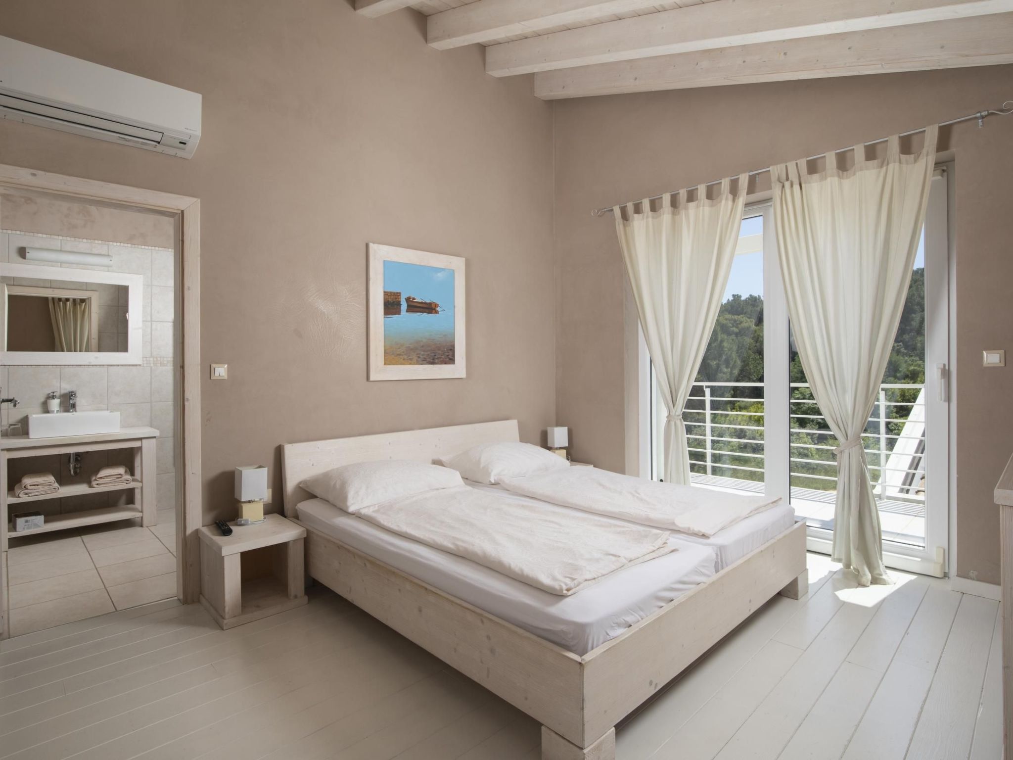 Unknown Accommodation-Binnen