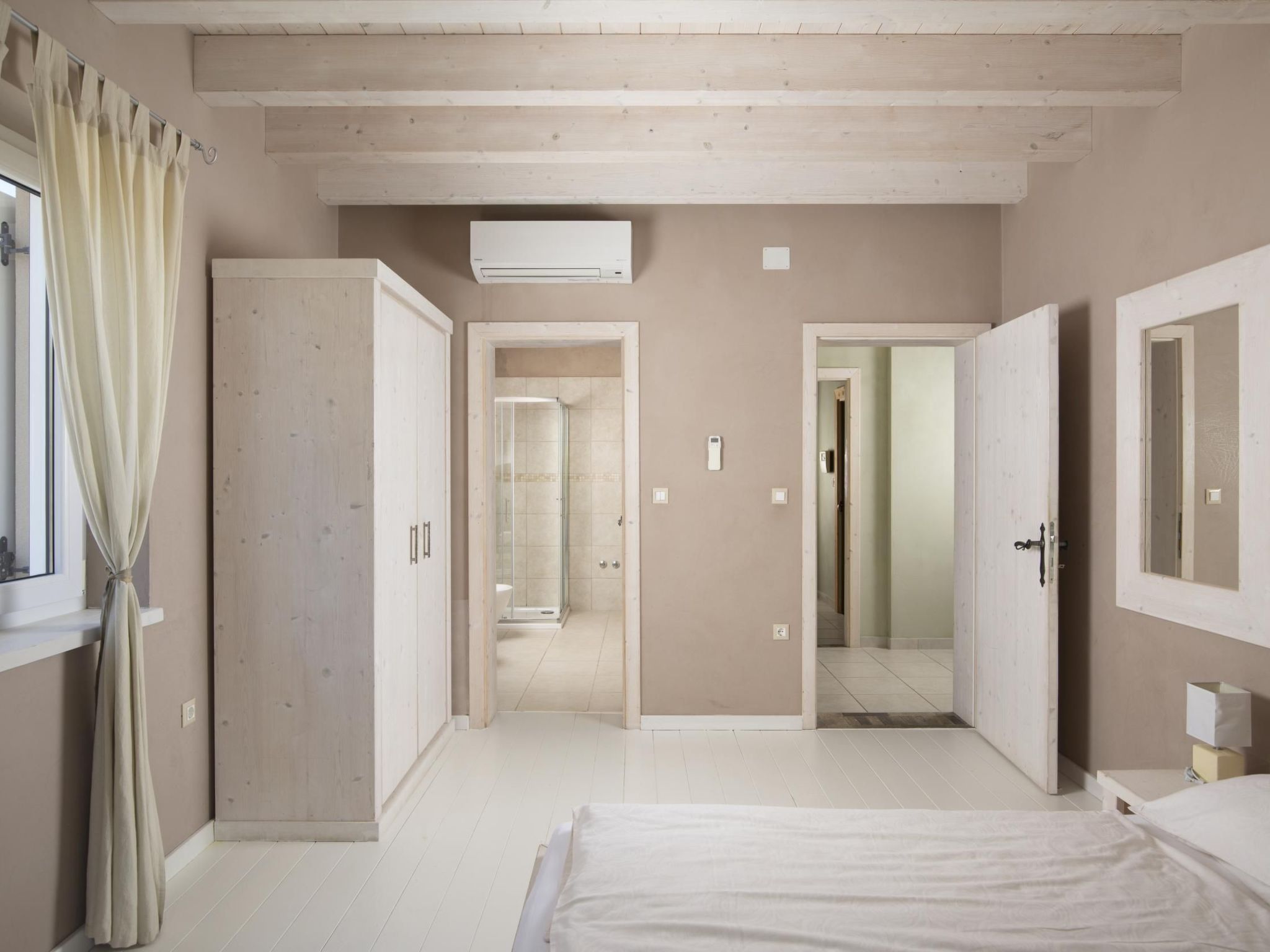 Unknown Accommodation-Binnen