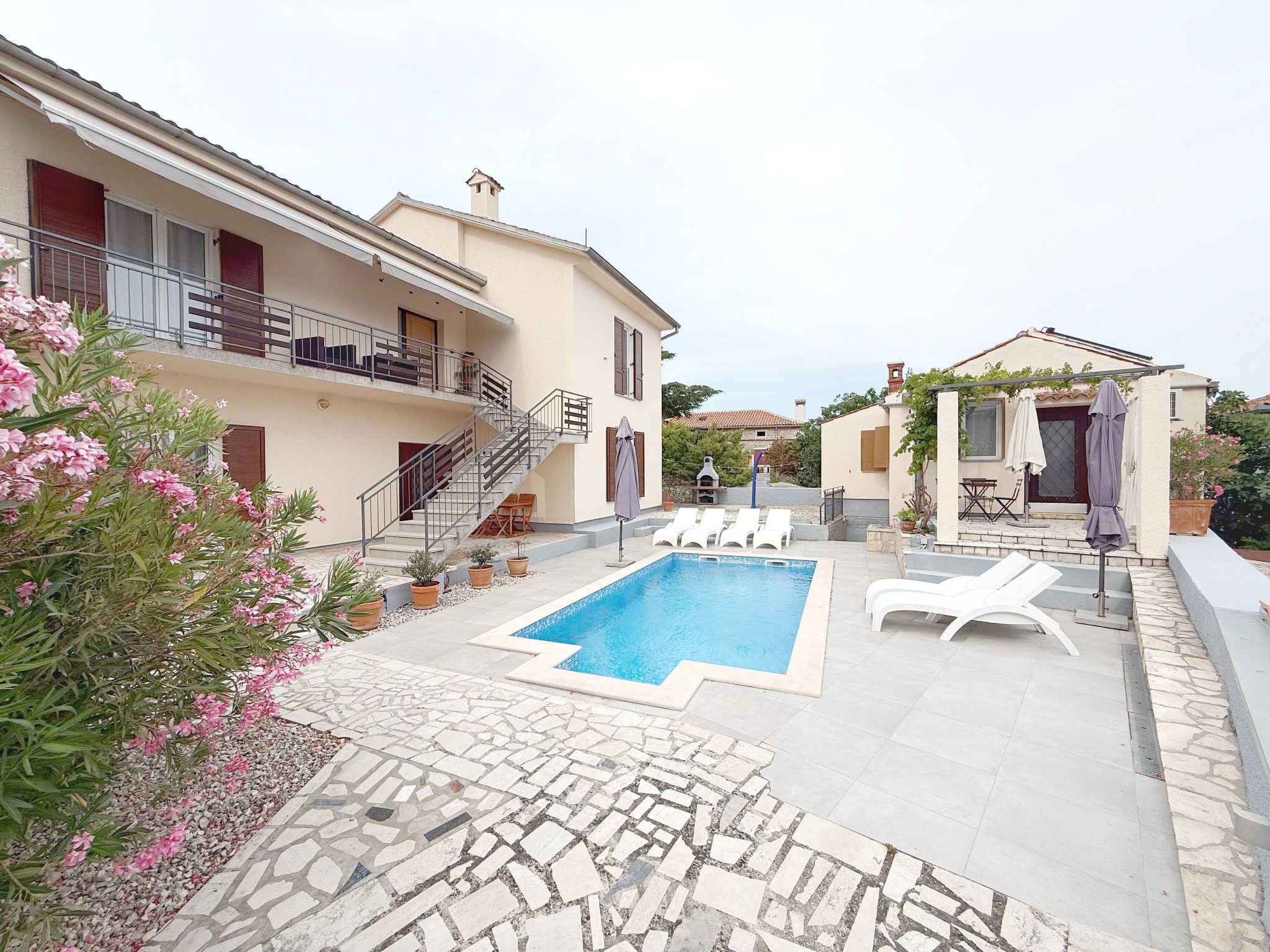 LacoDeLama mini resort - Wohnung Marta mit Pool-Binnen