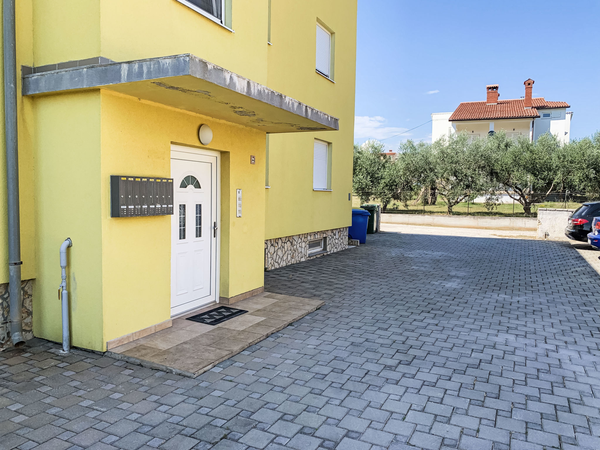 Große Ferienwohnung in Ližnjan mit Offenem Kamin - Buiten