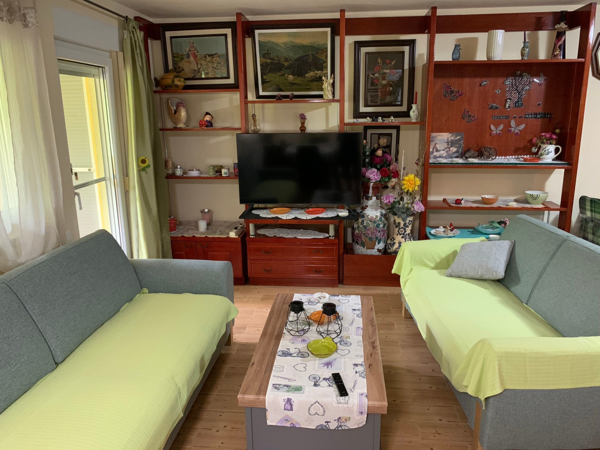 Photo of Große Ferienwohnung in Ližnjan mit Offenem Kamin