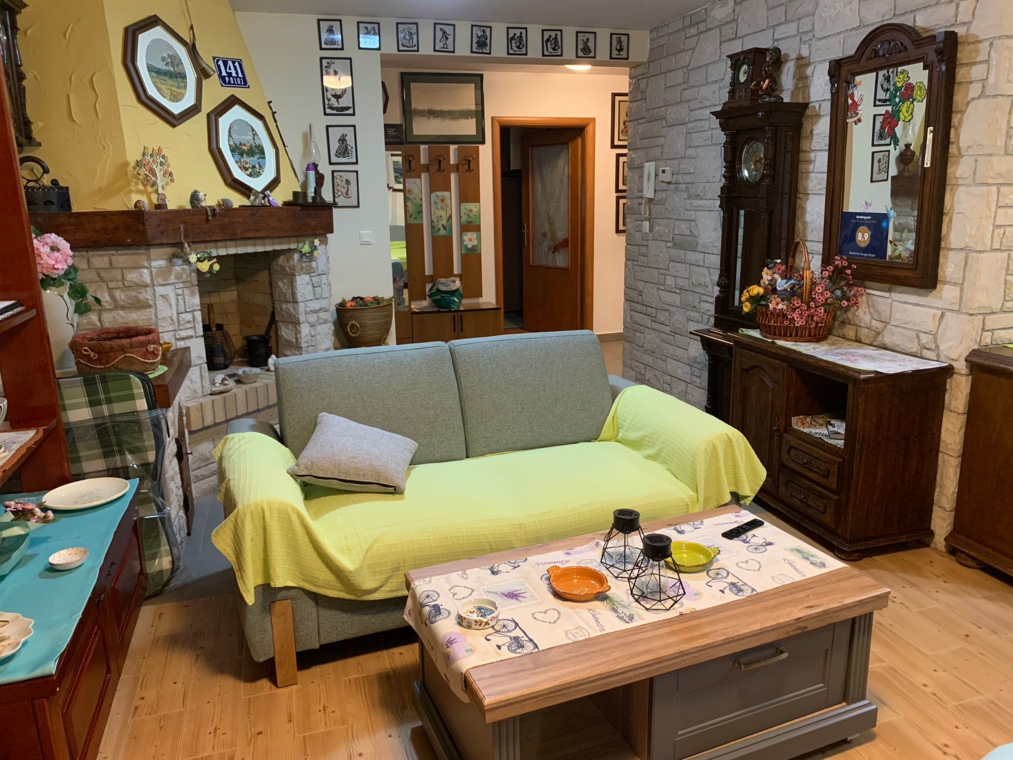 Photo of Große Ferienwohnung in Ližnjan mit Offenem Kamin