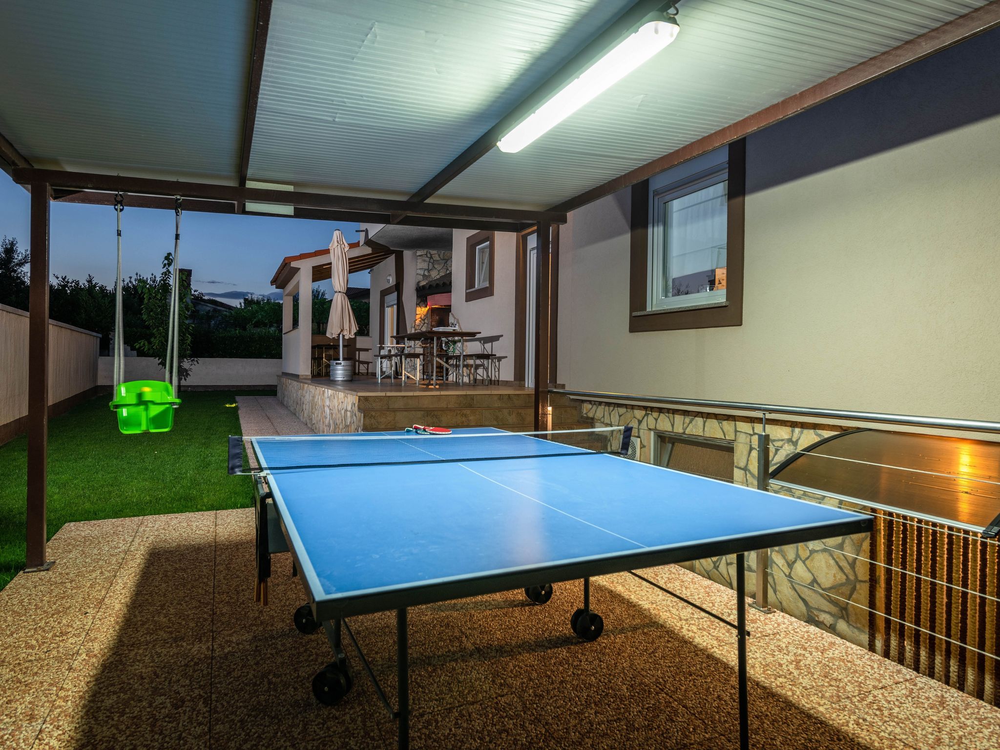Schöne Villa in ruhiger Stadt mit Pool und BBQ - Image-tags.info