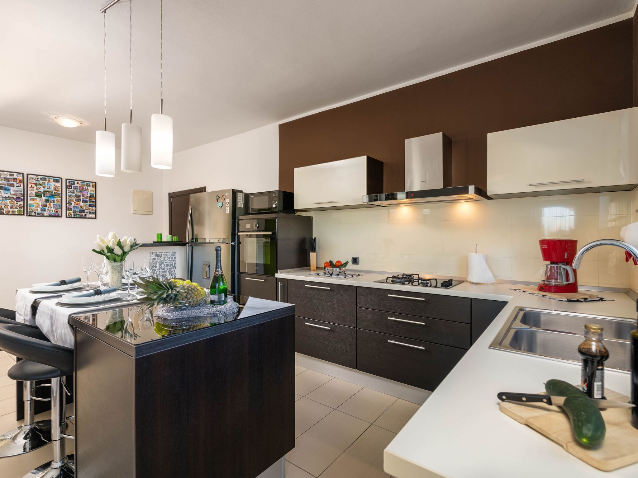 Schöne Villa in ruhiger Stadt mit Pool und BBQ - Image-tags.info