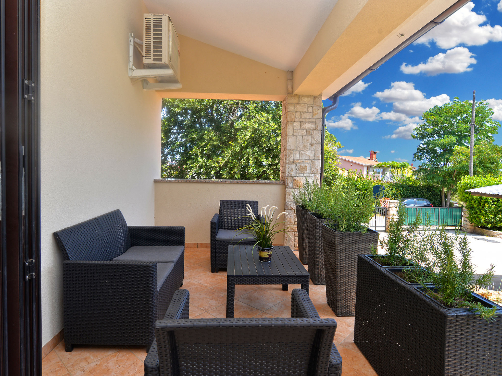 Liznjan accommodation villas for rent in Liznjan apartments to rent in Liznjan holiday homes to rent in Liznjan