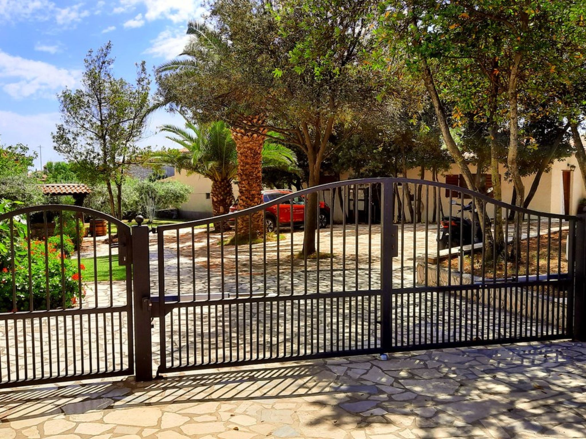 Photo of House Ivonne