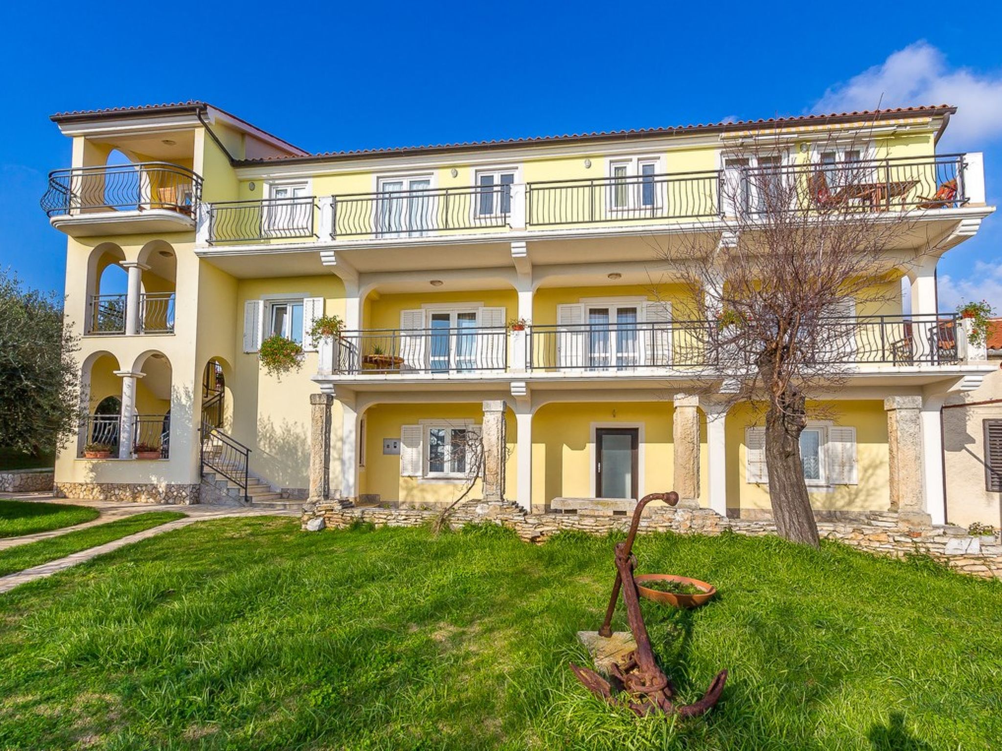 Photo of House Ivonne