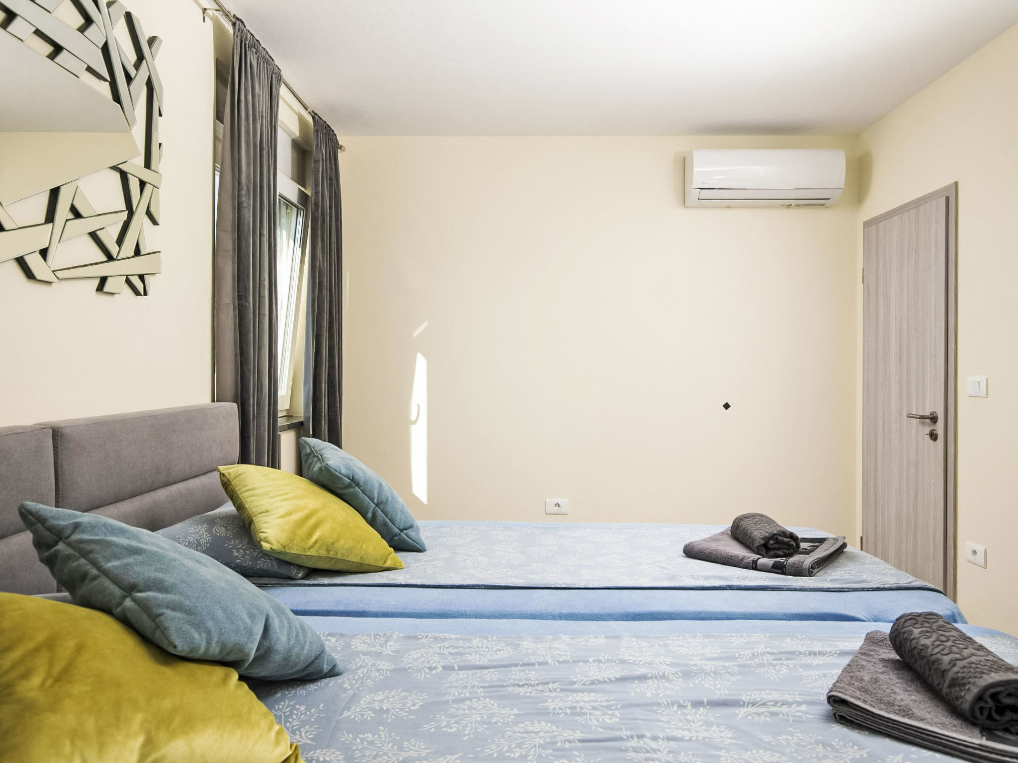5-Schlafzimmer-Villa Eminentia mit Meerblick - Binnen