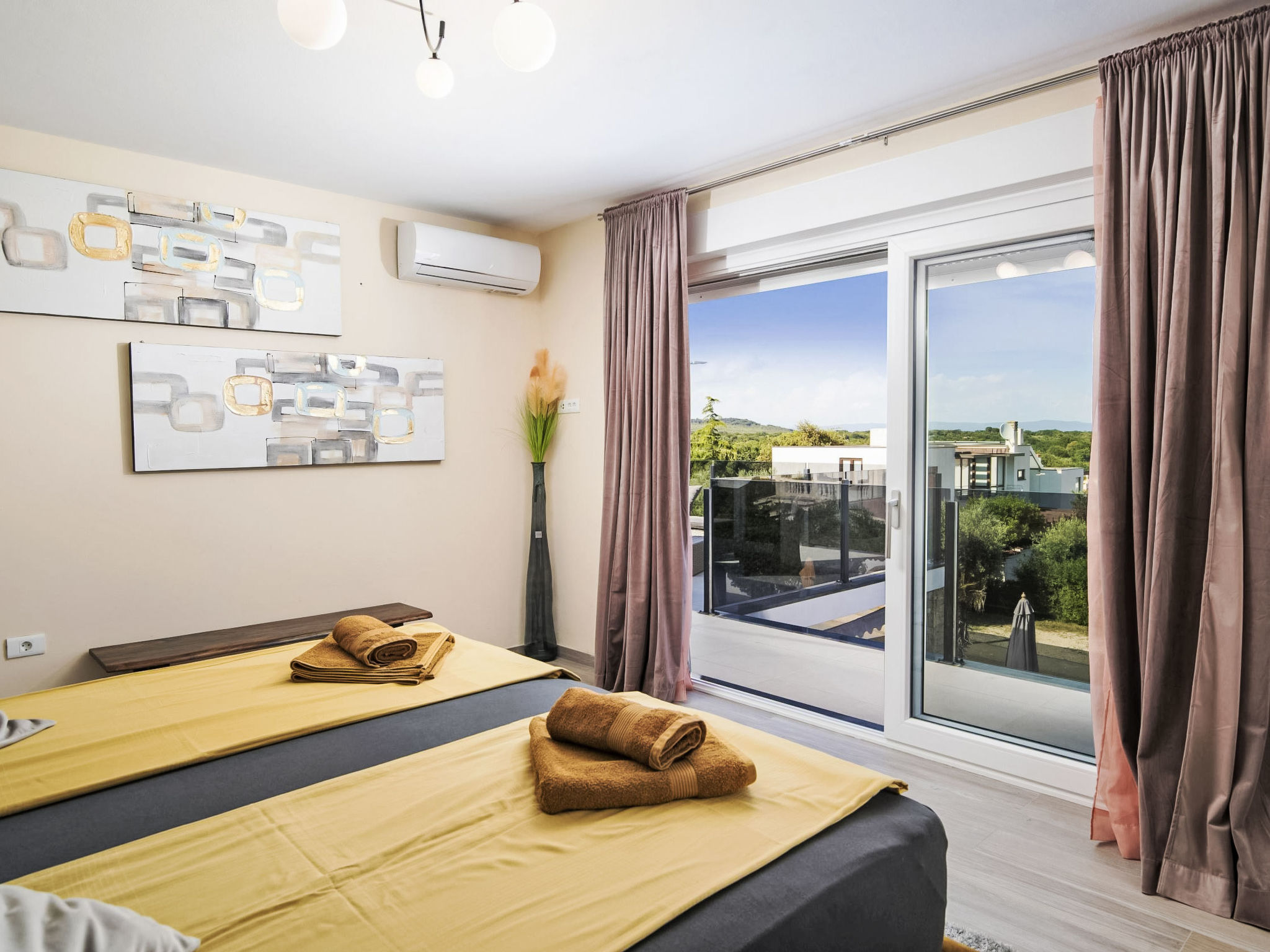 5-Schlafzimmer-Villa Eminentia mit Meerblick - Binnen