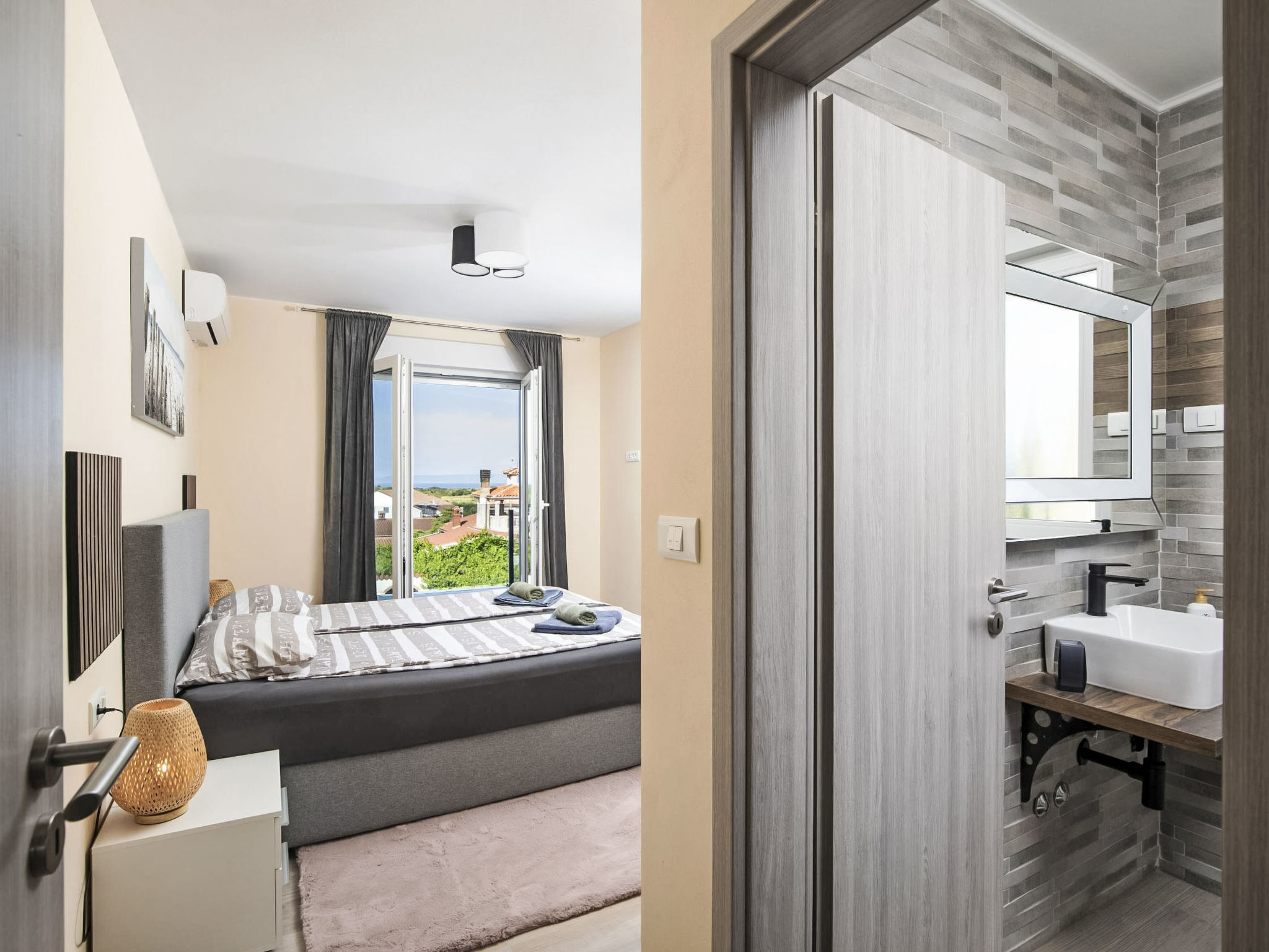 5-Schlafzimmer-Villa Eminentia mit Meerblick - Binnen