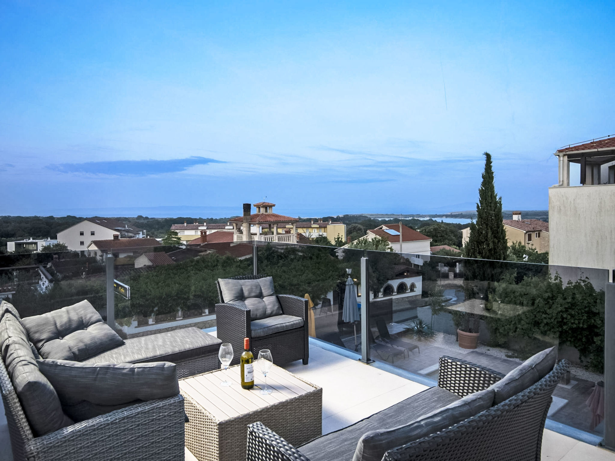 5-Schlafzimmer-Villa Eminentia mit Meerblick - Binnen