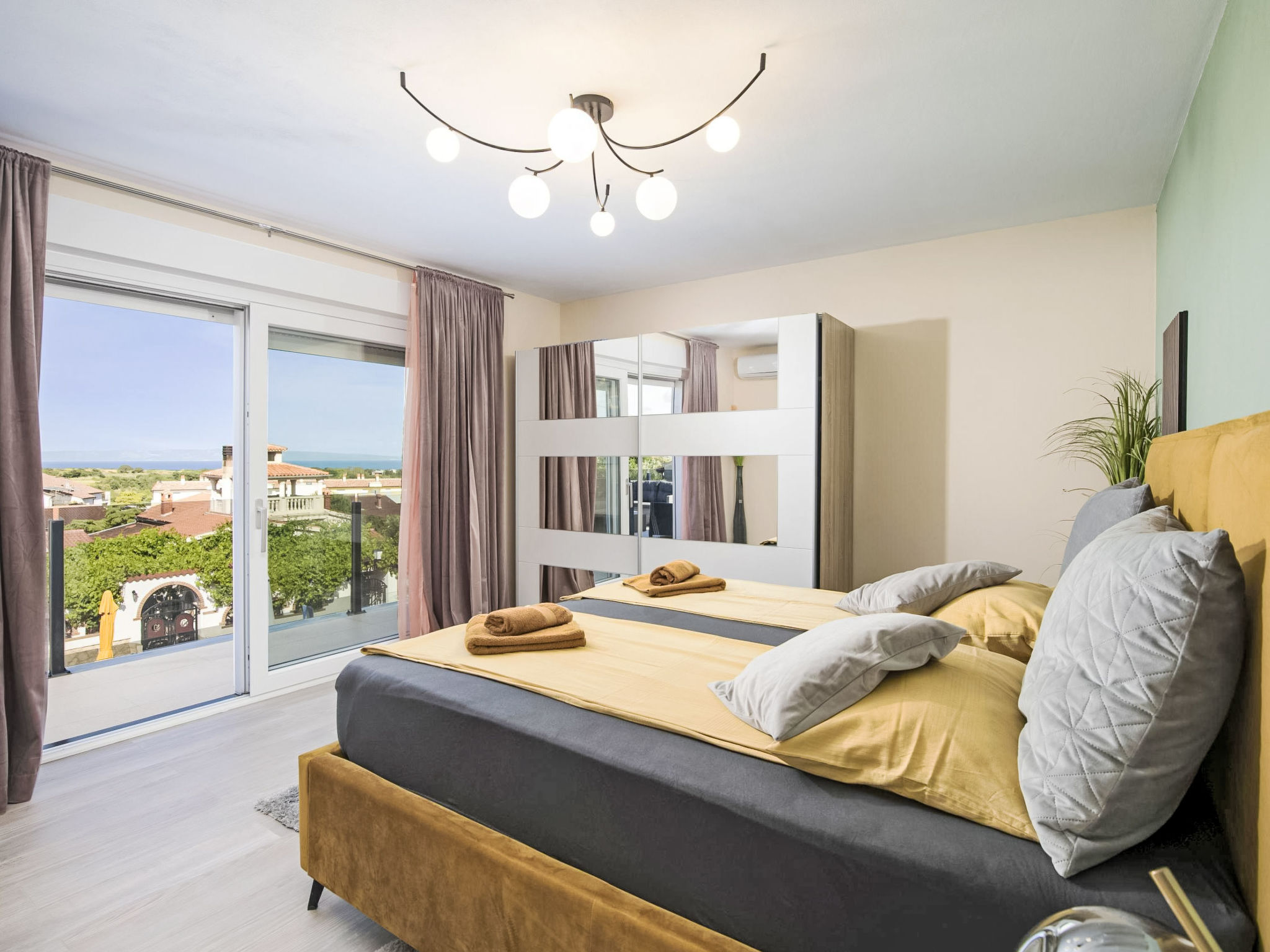 5-Schlafzimmer-Villa Eminentia mit Meerblick - Binnen