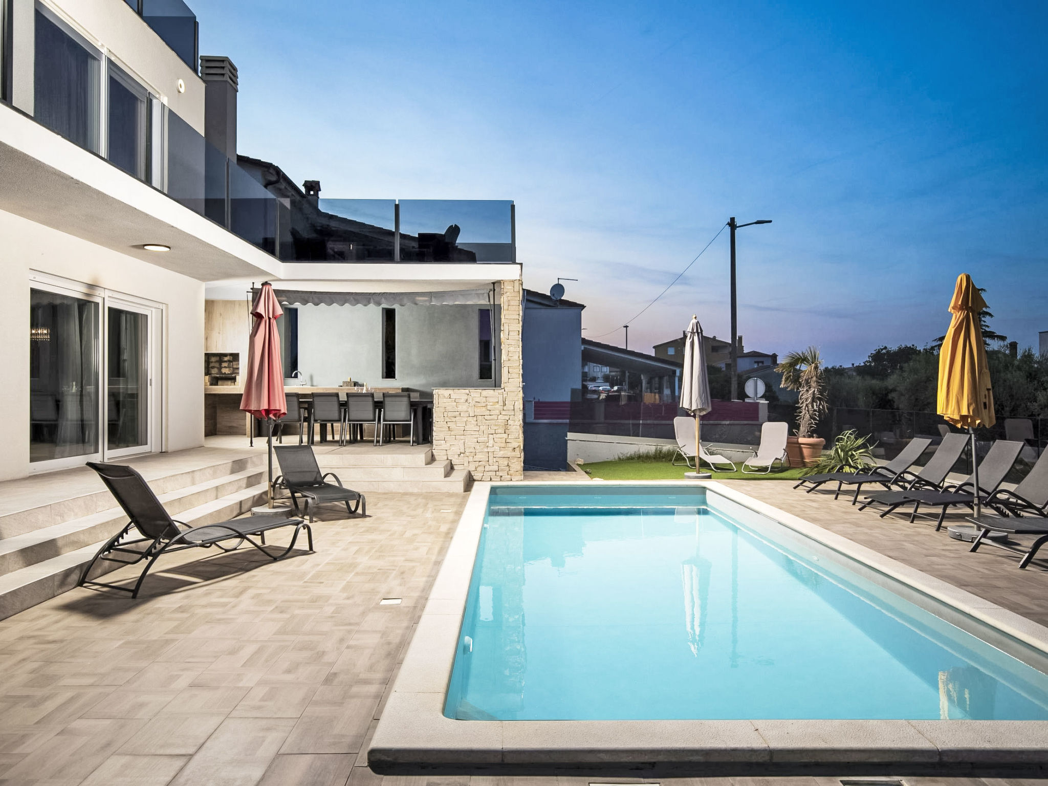 5-Schlafzimmer-Villa Eminentia mit Meerblick - Buiten