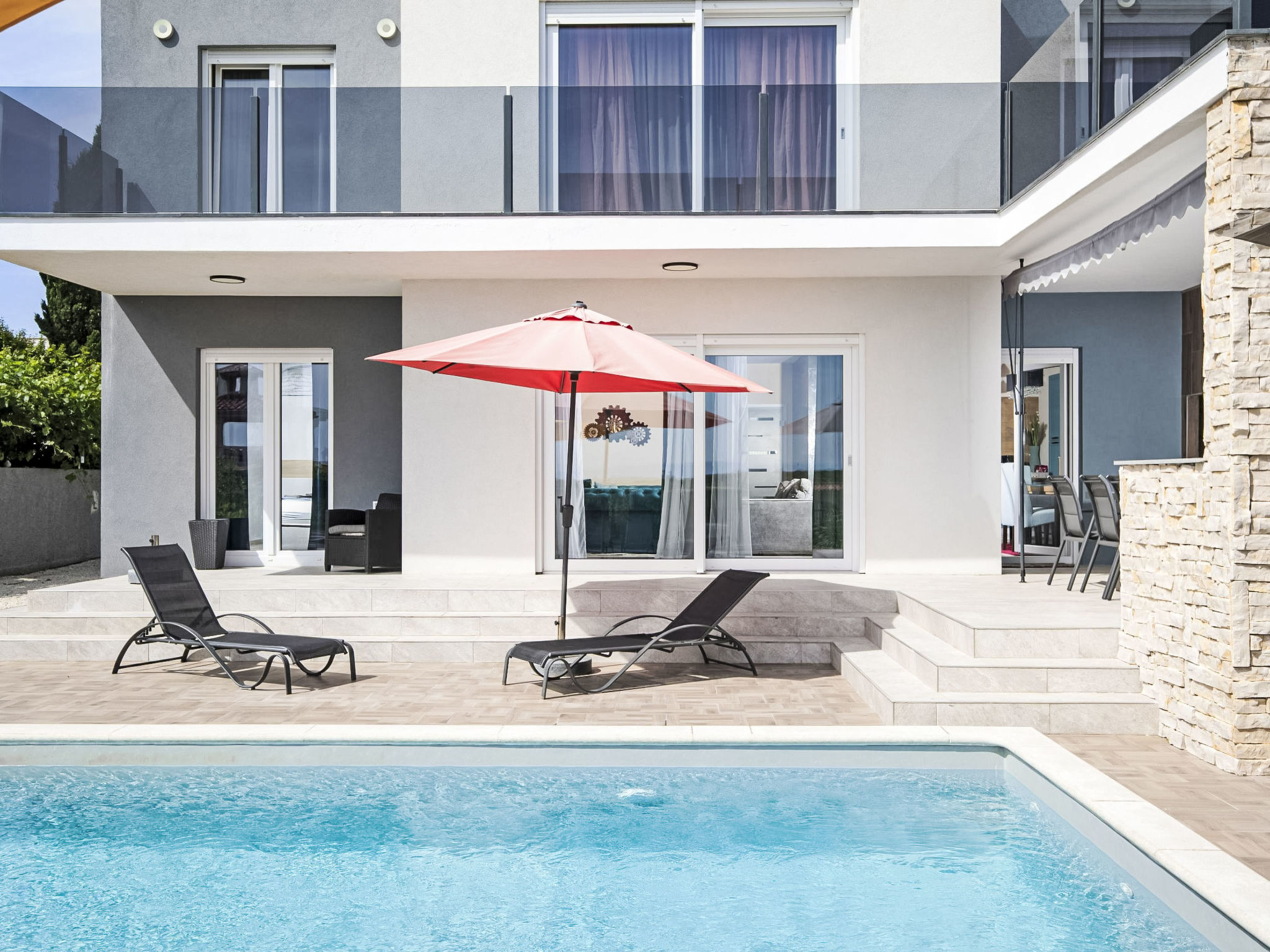 5-Schlafzimmer-Villa Eminentia mit Meerblick - Buiten