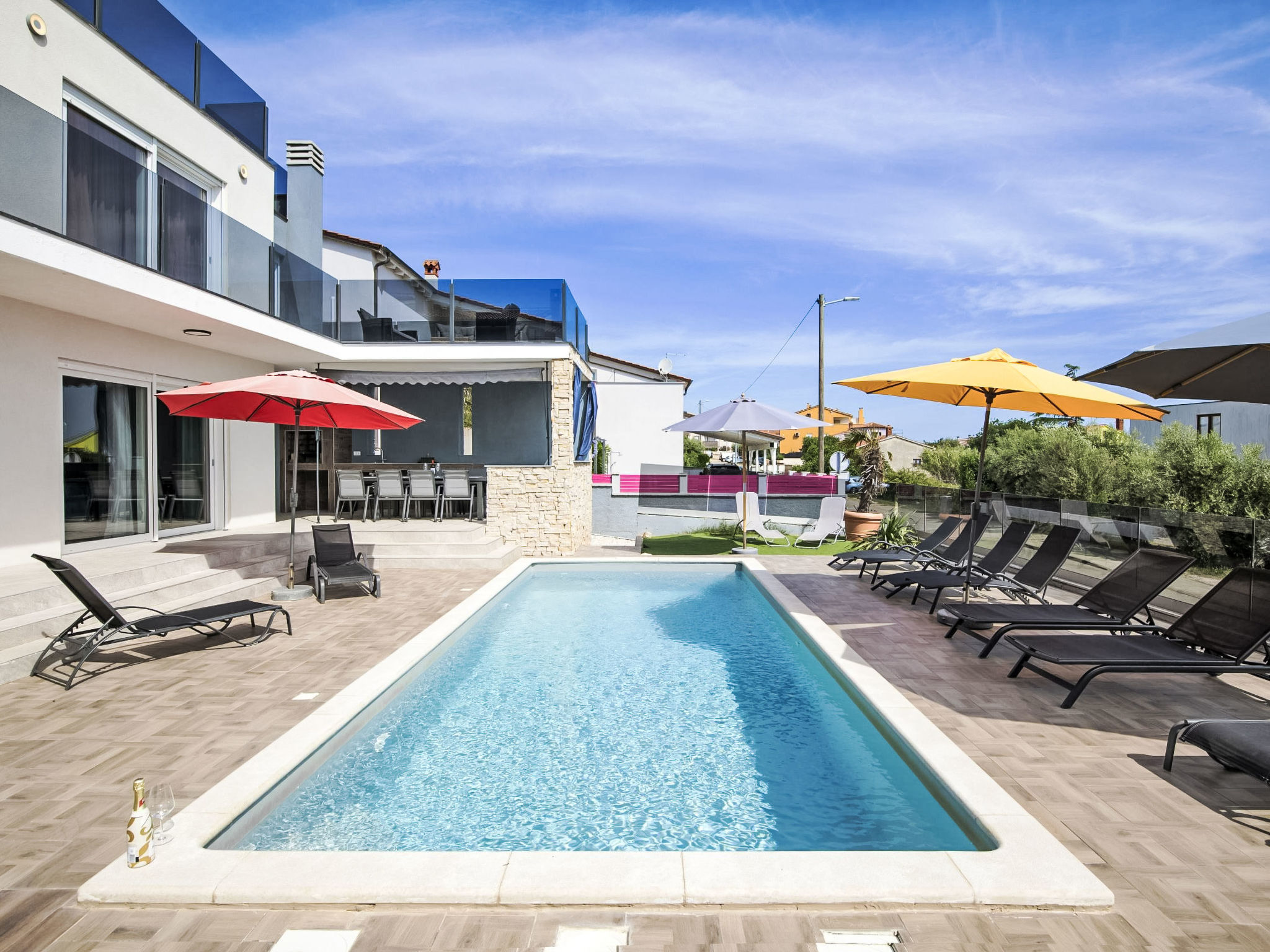 5-Schlafzimmer-Villa Eminentia mit Meerblick - Buiten