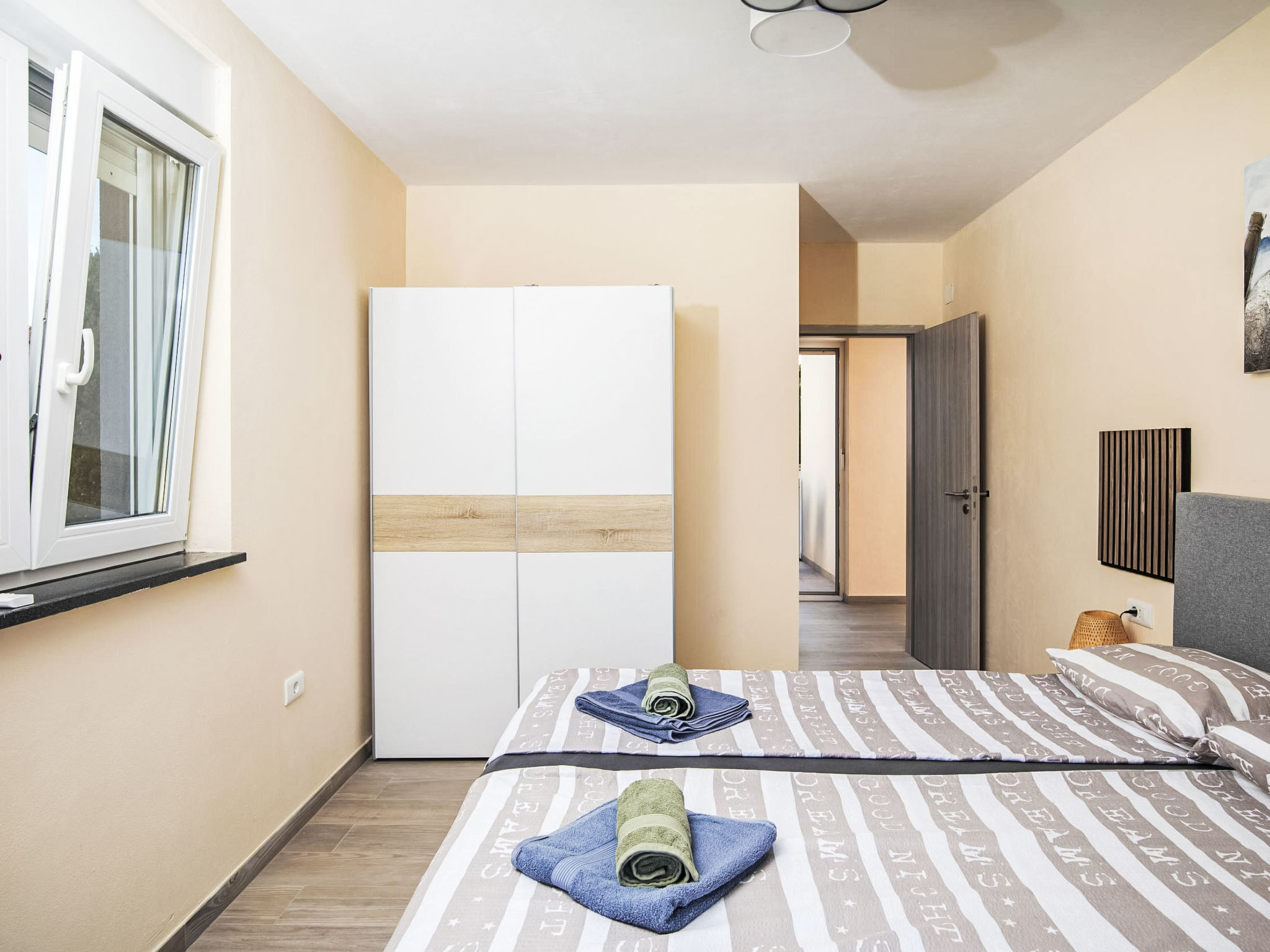5-Schlafzimmer-Villa Eminentia mit Meerblick - Binnen