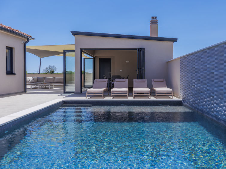 Centraal gelegen vakantiehuis Villa Ani met privézwembad in Šišan in Medulin/Šišan