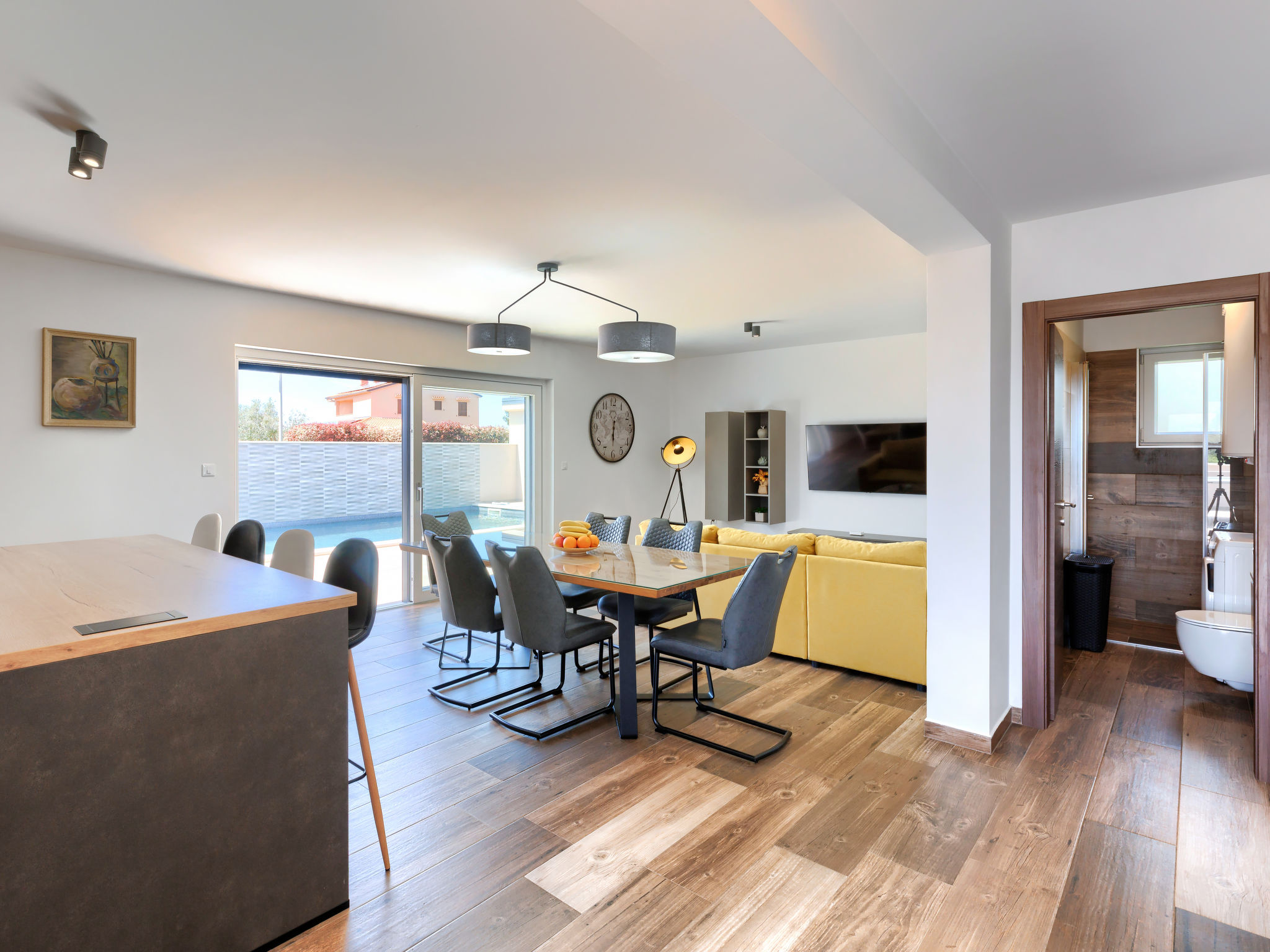 Kitchen / Dining Room
