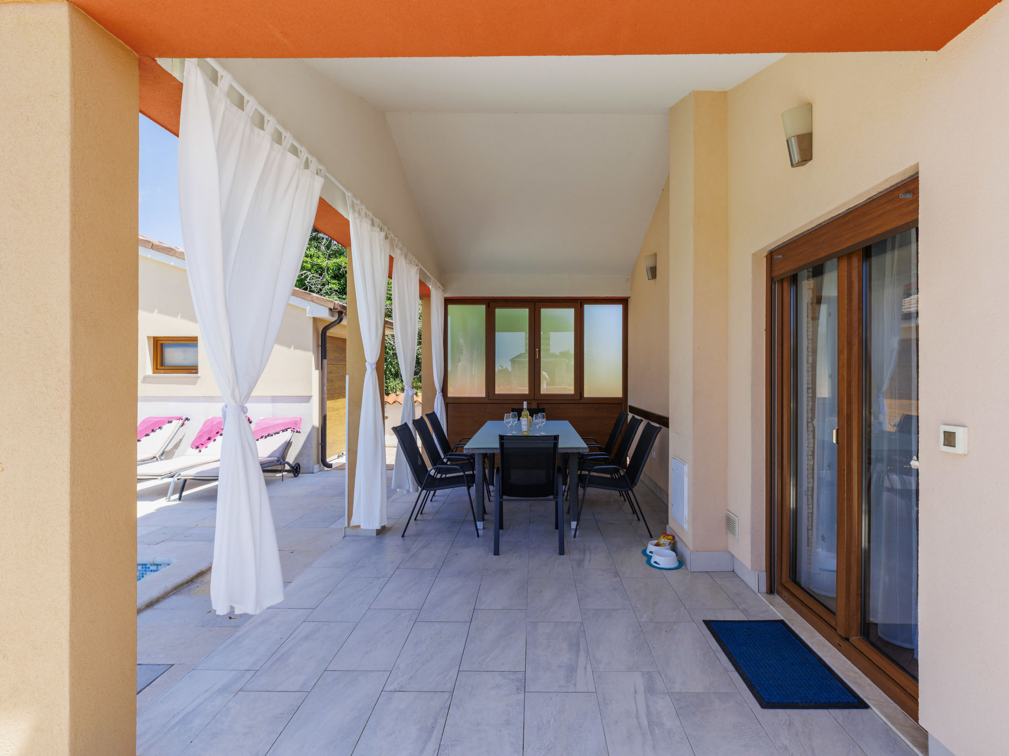 Casa Manera-Buiten