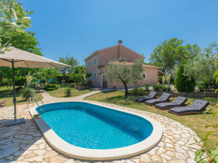 Whirlpool en privézwembad bij vakantiehuis Gea in Marčana in Pula/Marčana